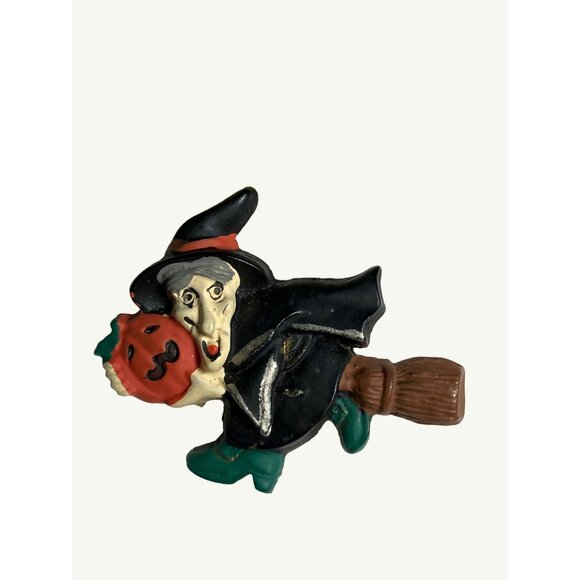 Vintage Halloween Witch Pin Brooch Made In Taiwan With Pumpkin & Broom - Picture 5 of 7